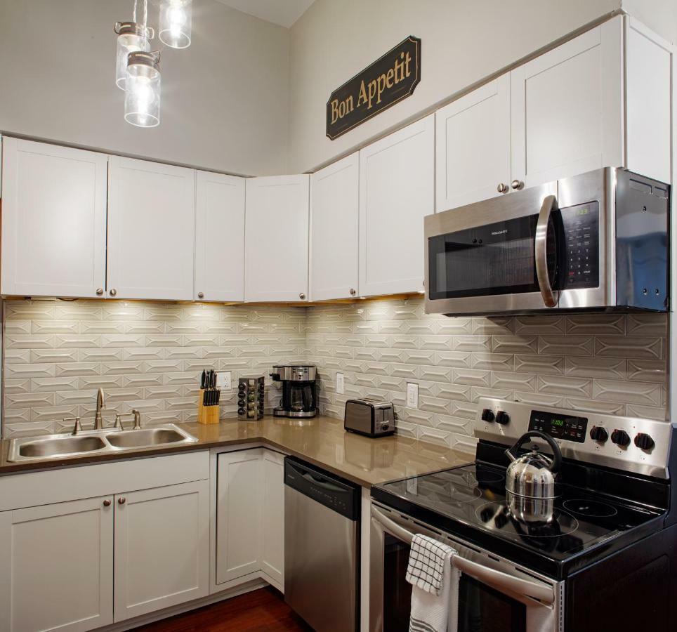 Newly Renovated Historic Savannah Townhome! Экстерьер фото