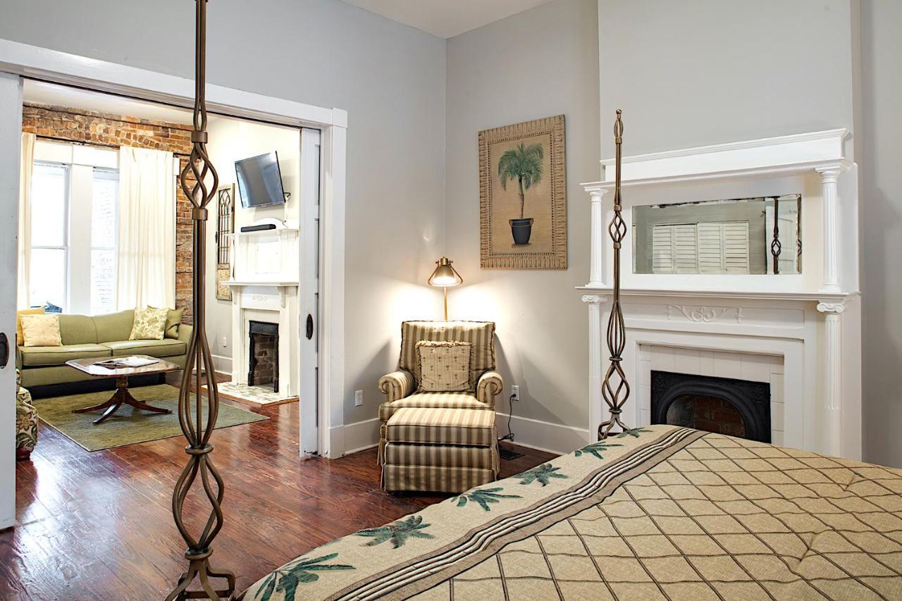Newly Renovated Historic Savannah Townhome! Экстерьер фото