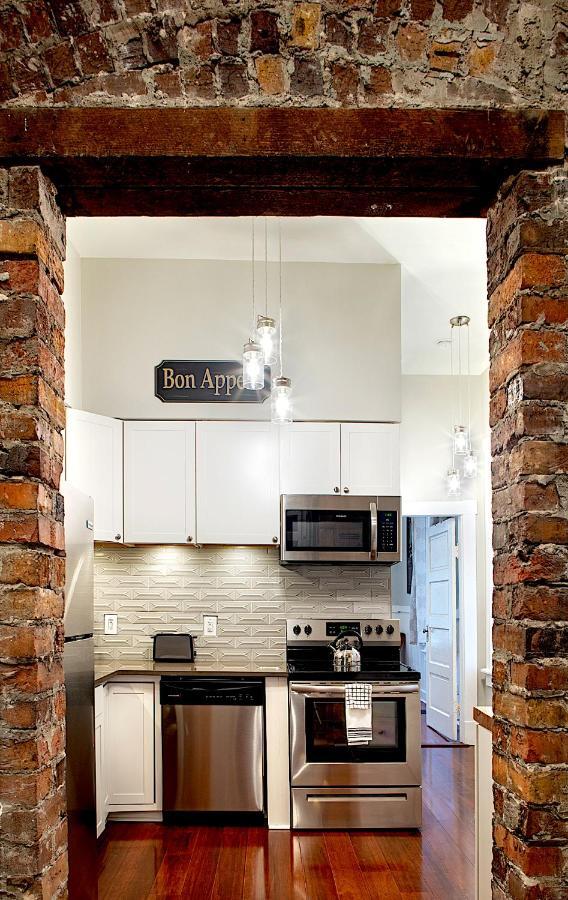 Newly Renovated Historic Savannah Townhome! Экстерьер фото